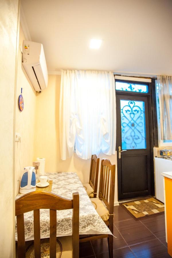 Guest House Happy Holidays Tbilisi Exterior photo